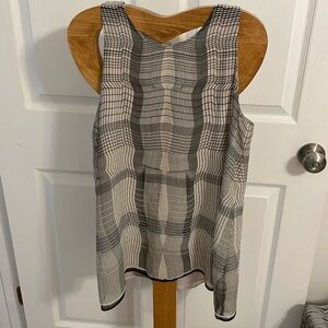 Max Studio abstract black/ off whiteish sleeveless blouse size medium